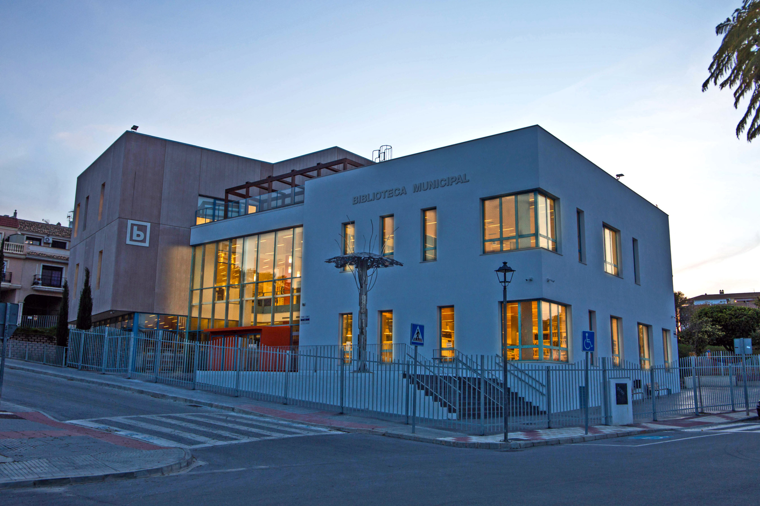 Biblioteca Pública Municipal de Alhaurín de la Torre "Antonio Garrido Moraga"