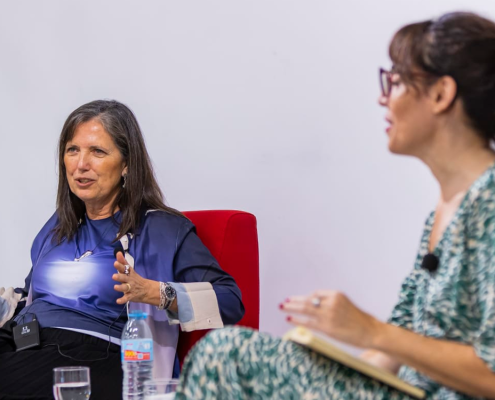Los clubes de lectura cierran el curso con una visita de la escritora Claudia Piñeiro