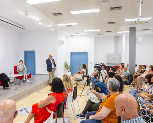 Los clubes de lectura cierran el curso con una visita de la escritora Claudia Piñeiro